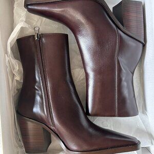 Brown leather L'intervalle boots